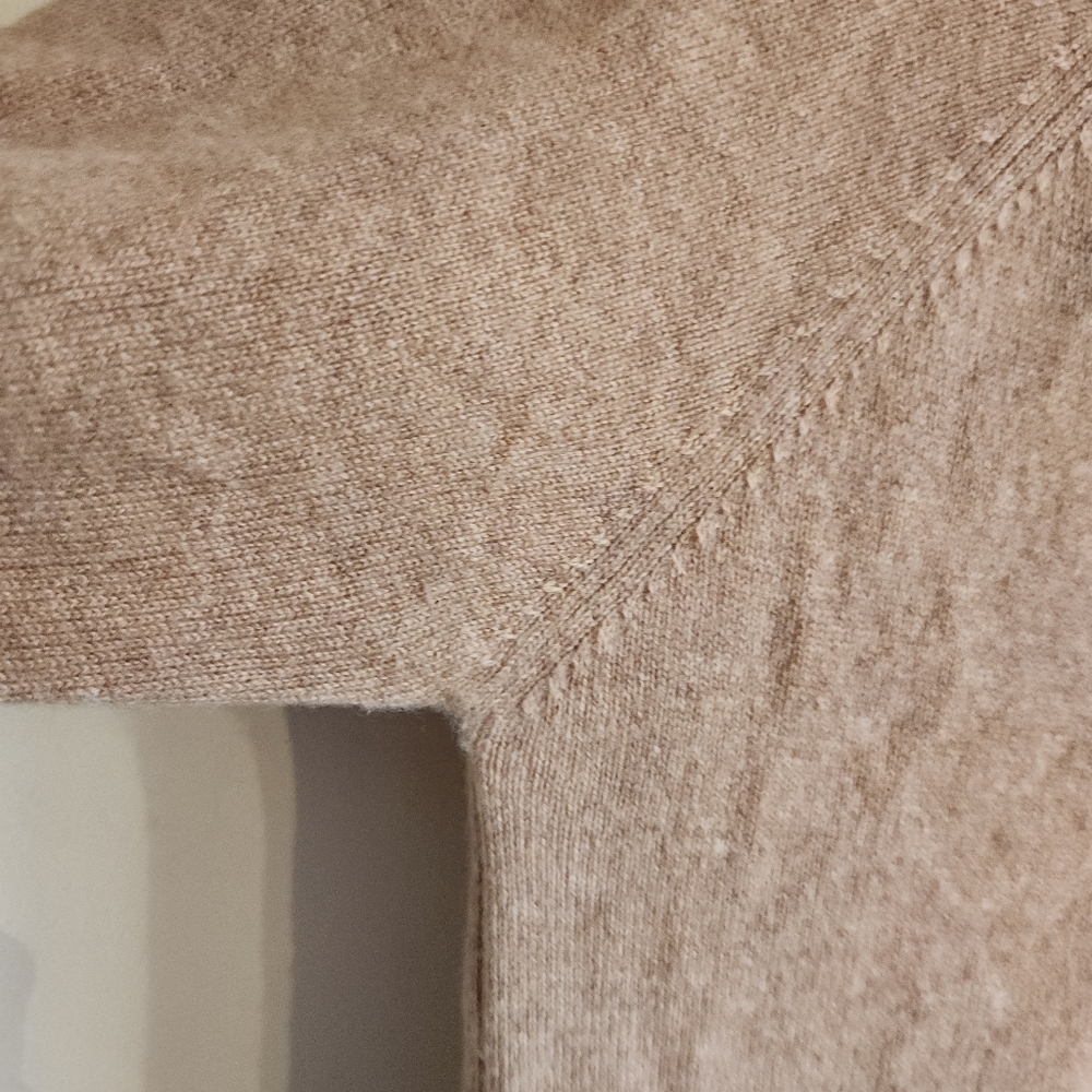 Garnet Hill Shirttail Cashmere Sweater Ruffle Detail Tan Cream Medium M - Picture 5 of 9